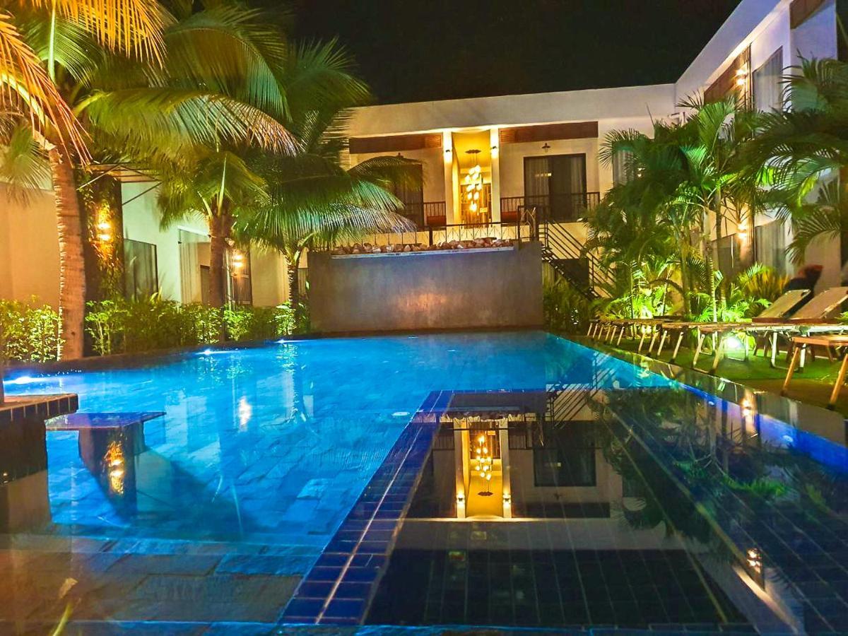 Central Corner Suite Siem Reap Esterno foto